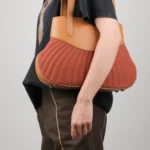 The Companion of the Minimalist: Why Leather Bags with Absent Findings Value Simplicity